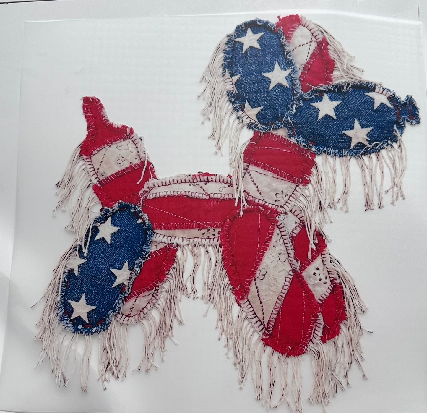 Fringe USA balloon dog