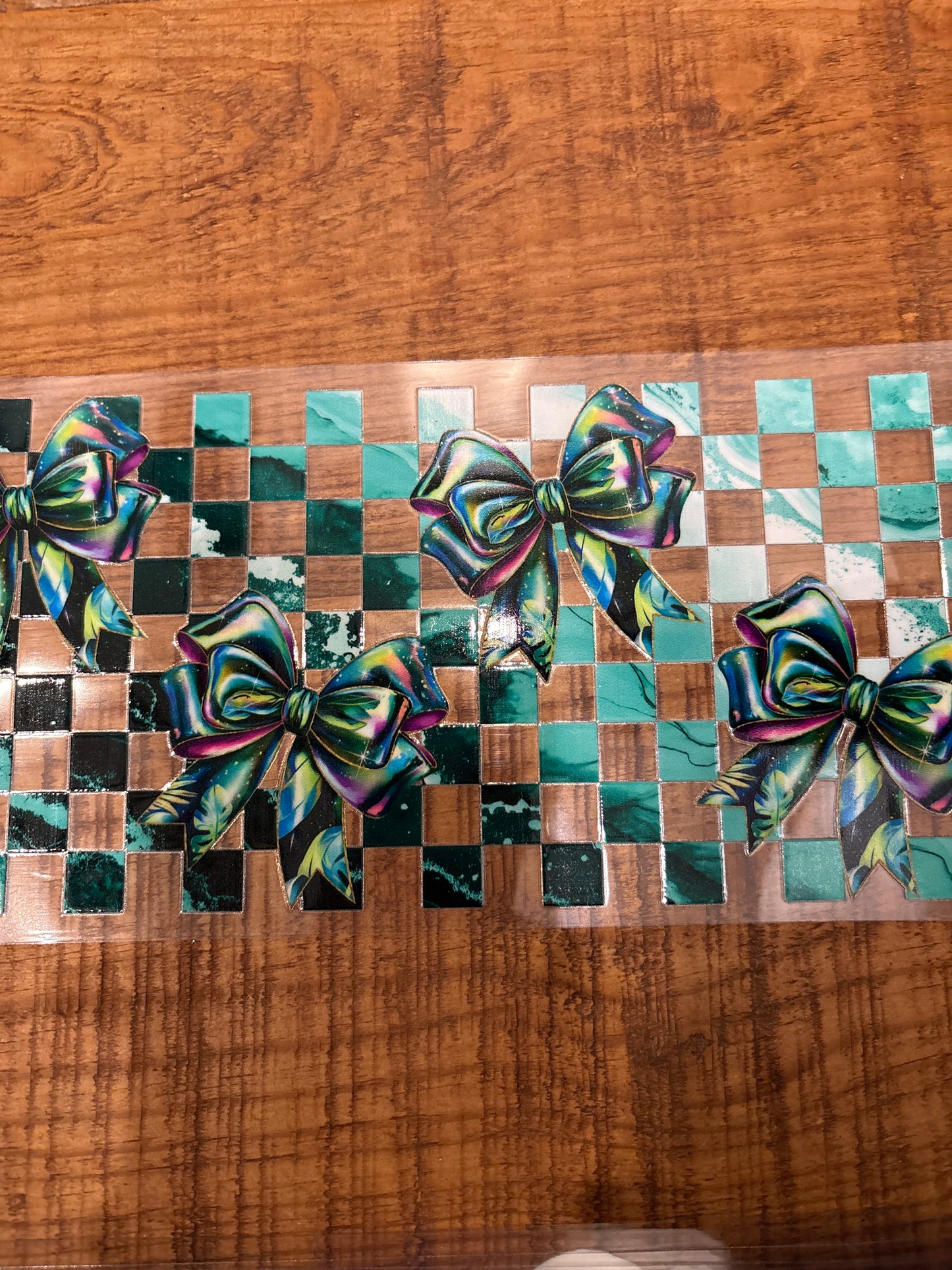 Bows with checkered print